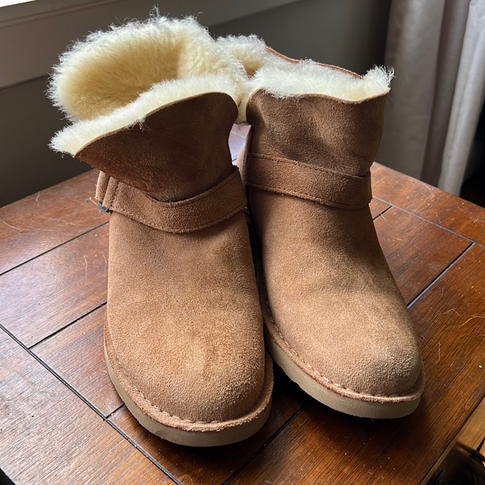 UGG Tan Winter Boots with Cream Fur Lining